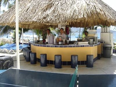 Acapulco-Ritz-Acapulco-Bar-Bernys.jpg