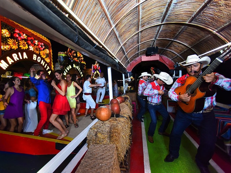 baile-y-fiesta-en-xoximilco.jpg